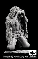 US sniper with binoculars - Image 1