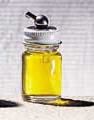 1/2-OZ (14,5cc) glass color bottle assembly for H airbrush - Image 1